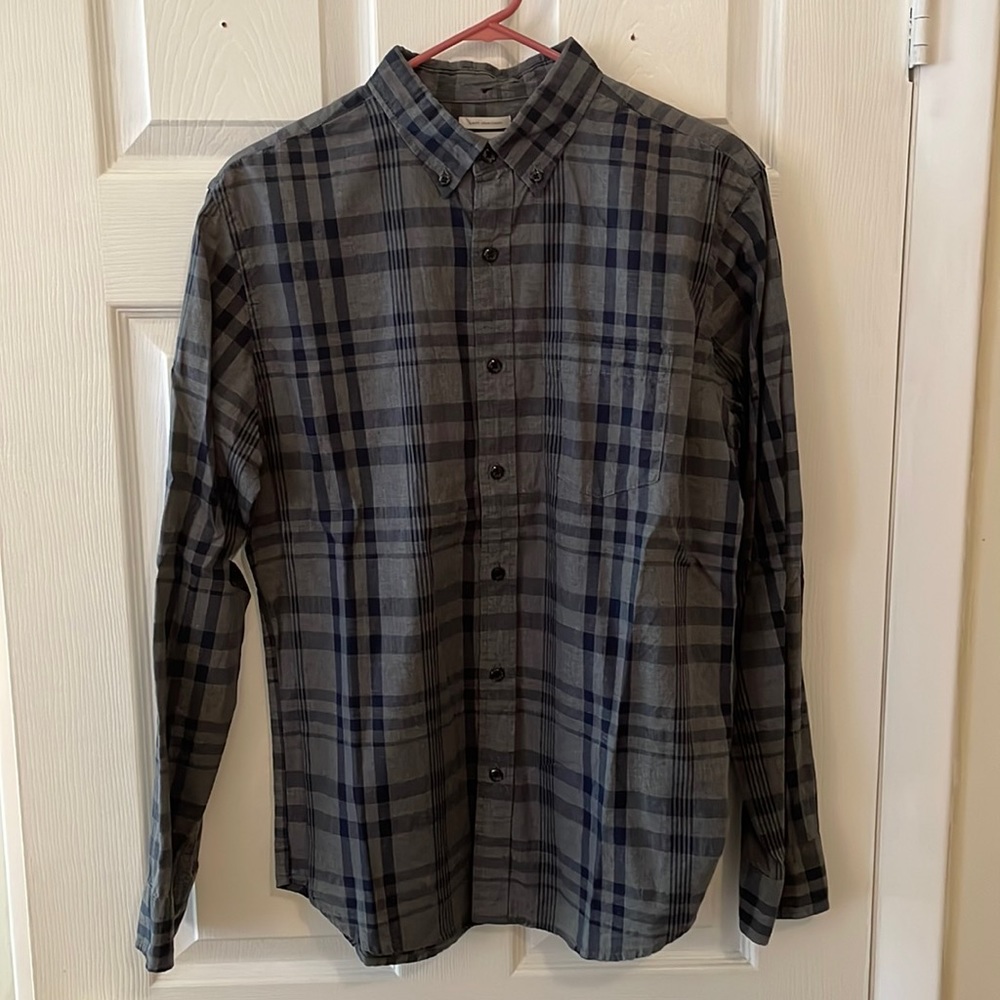 OLD NAVY Men’s Medium Grey and Blue Plaid Button Down Shirt